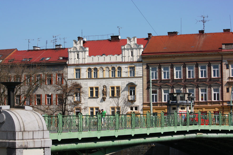 fstr0009e.jpg